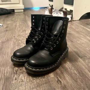 DR MARTENS VEGAN 1460 FELIX LACE UP BOOTS WOMENS SIZE 6